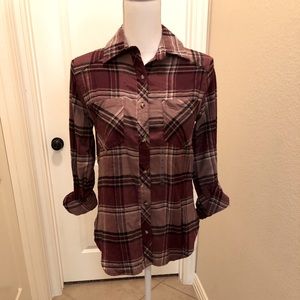 NWT Daytrip Fitted hi-lo flannel XS